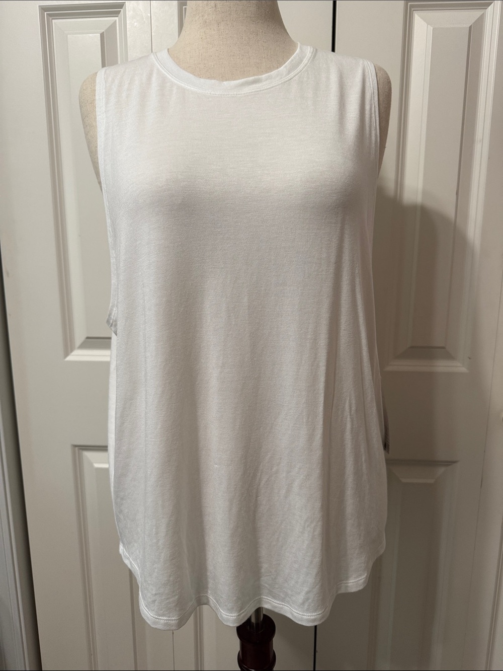 Athleta White Sleeveless Crew Neck Tank